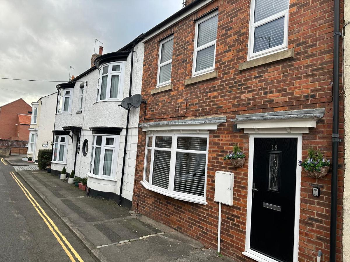 Cosy, 2 Bedroom Cottage In Guisborough Town Centre Esterno foto